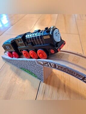 2012 BATTERY OPERATED HIRO! WORKING! Diecast Thomas Train Wooden Railway